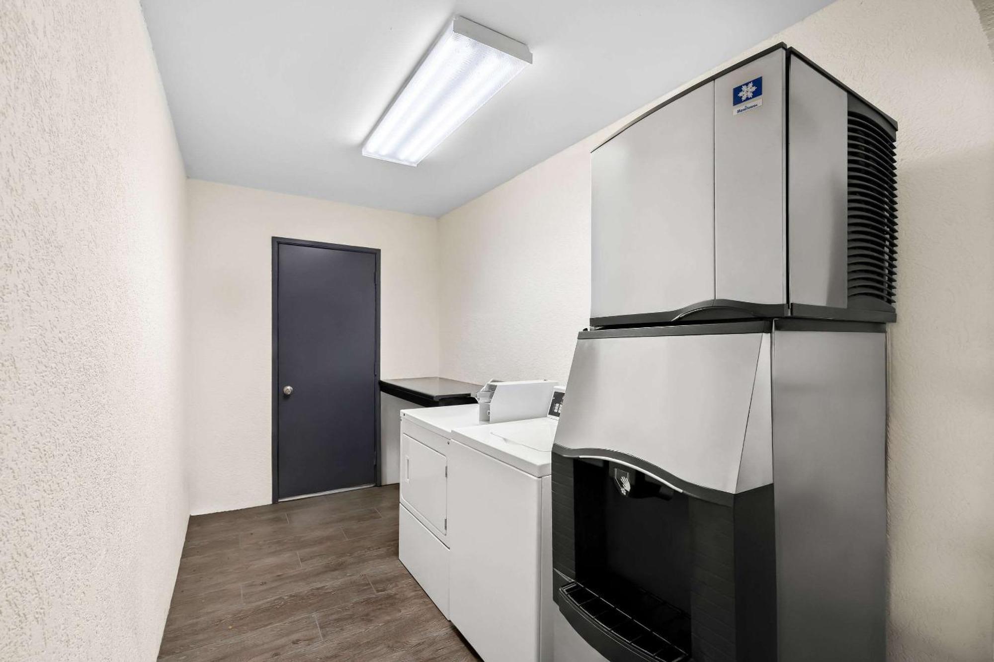 Monticello Quality Inn & Suites מראה חיצוני תמונה