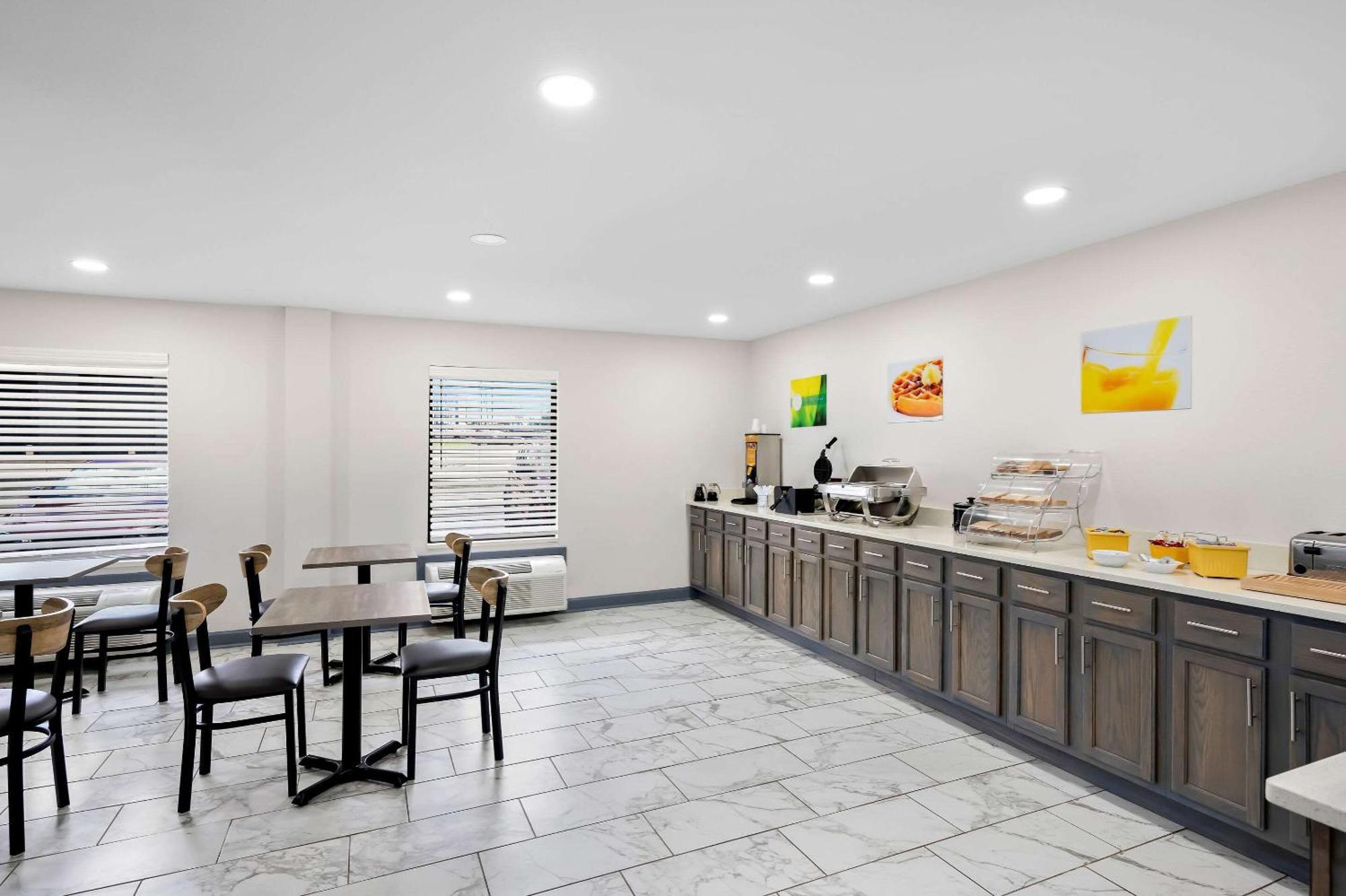 Monticello Quality Inn & Suites מראה חיצוני תמונה