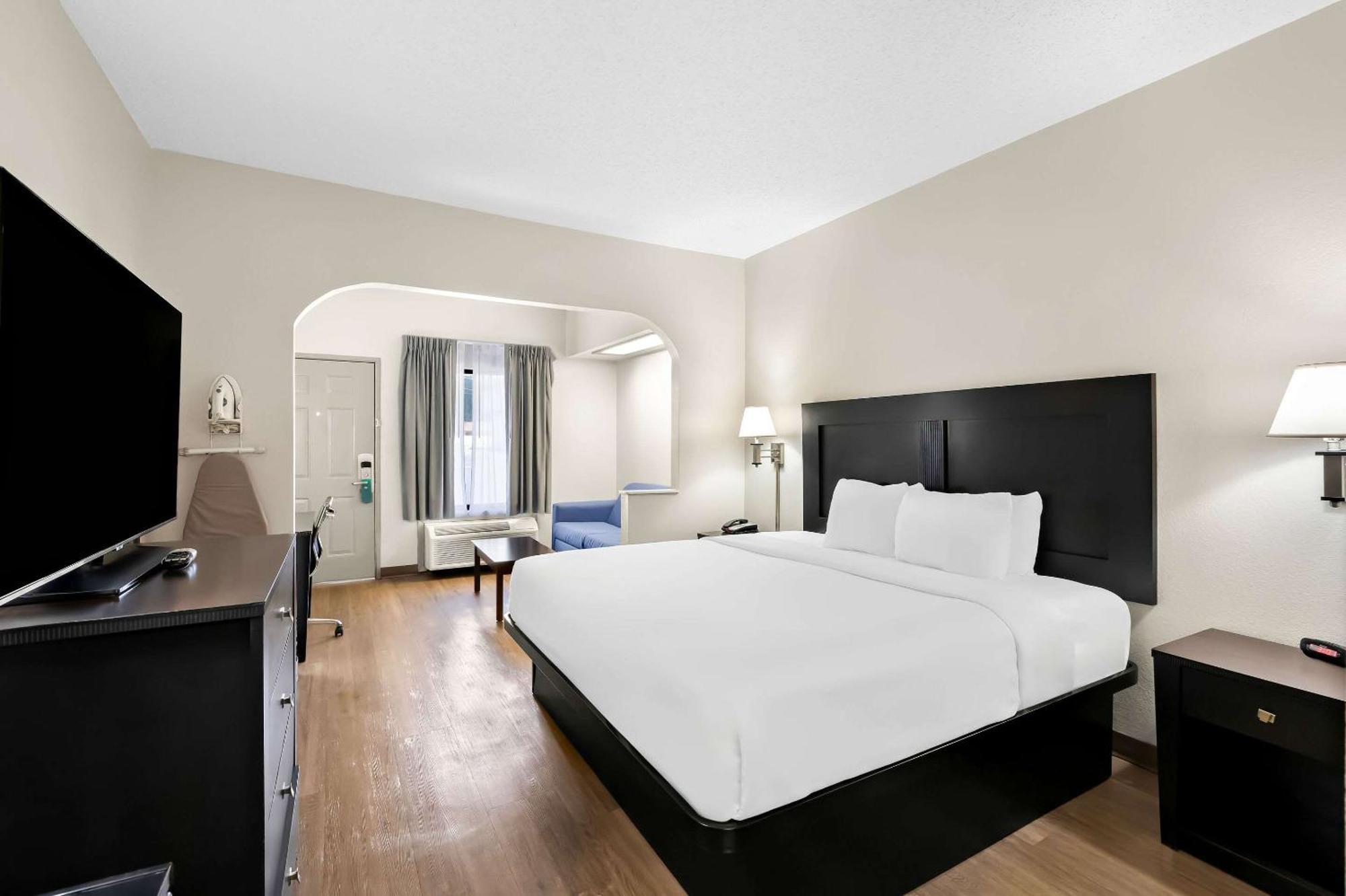 Monticello Quality Inn & Suites מראה חיצוני תמונה