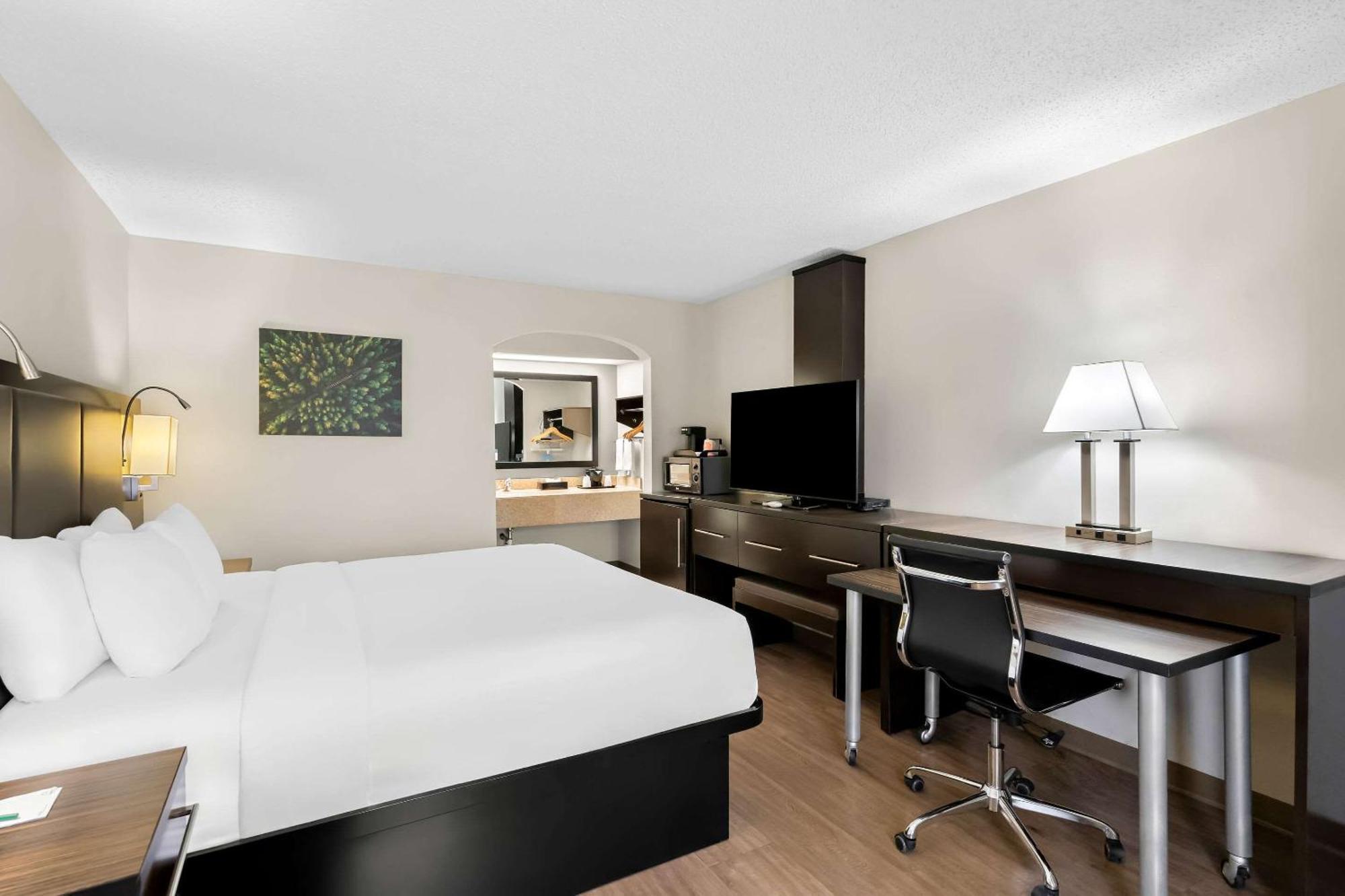 Monticello Quality Inn & Suites מראה חיצוני תמונה