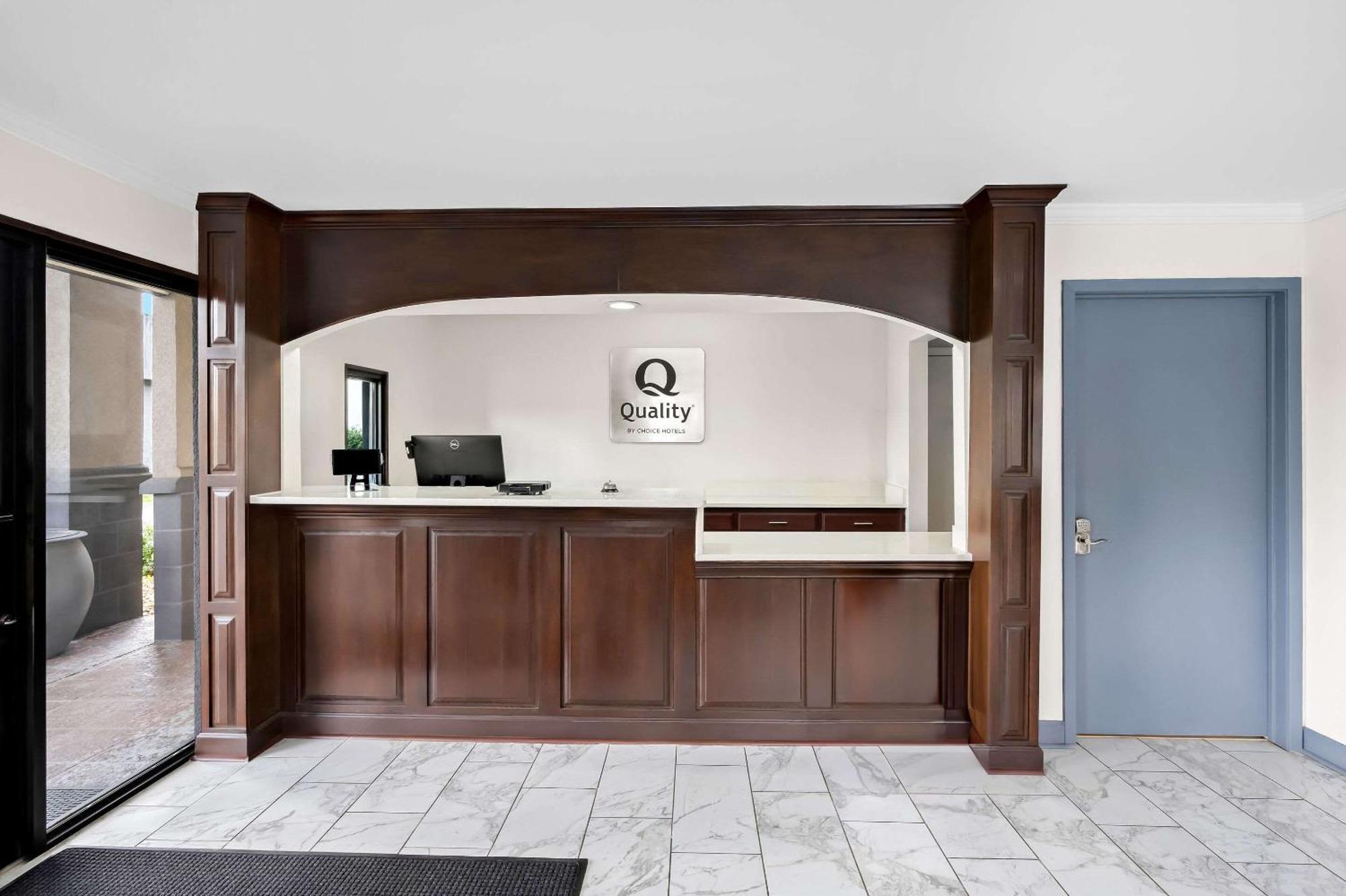 Monticello Quality Inn & Suites מראה חיצוני תמונה