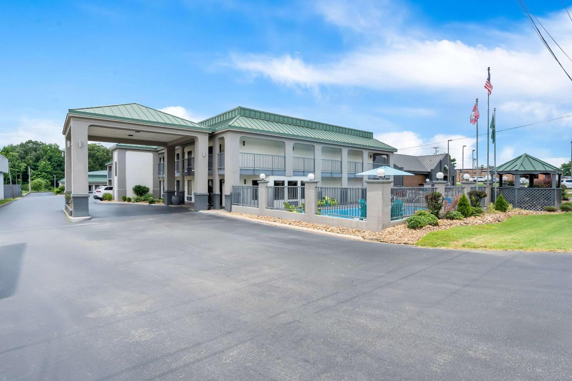 Monticello Quality Inn & Suites מראה חיצוני תמונה