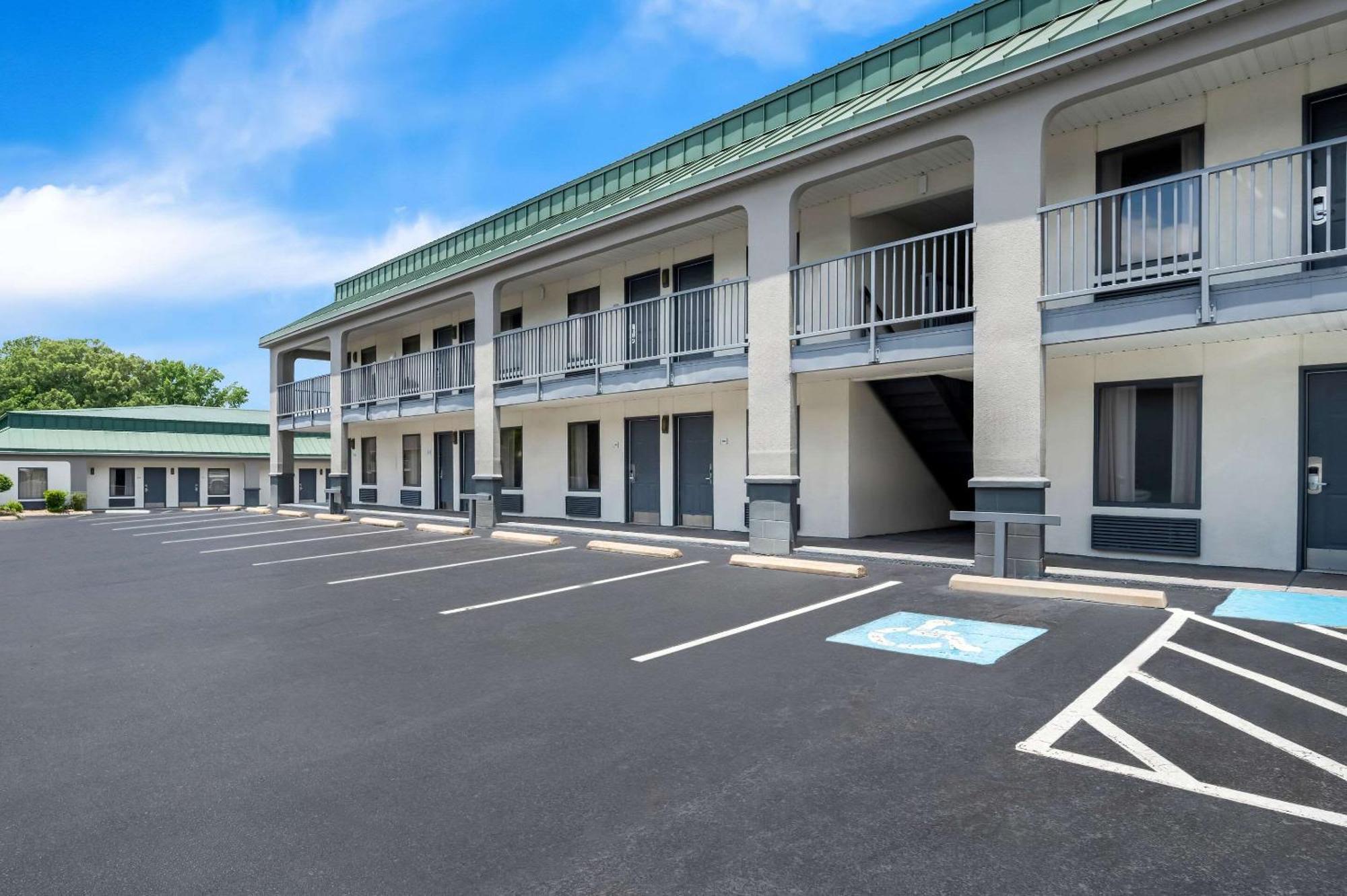 Monticello Quality Inn & Suites מראה חיצוני תמונה